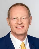 Prof. Dr. Werner <br />
Lang <br />
<br />
Vizepräsident Sustainable Transformation,<br />
Lehrstuhl für energieeffizientes und nachhaltiges Planen und Bauen,<br />
TUM School of Engineering and Design,<br />
TUM<br />
<br />
