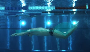 Schwimmer unter Wasser
