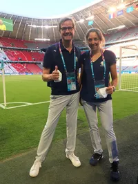 Prof. Martin Halle und Dr. Katrin Esefeld in der Fußball Arena in München