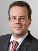 Prof. Dr.-Ing. Eckehard Steinbach<br />
<br />
Fakultät für Elektrotechnik und Informationstechnik, Lehrstuhl für Medientechnik, <br />
TUM